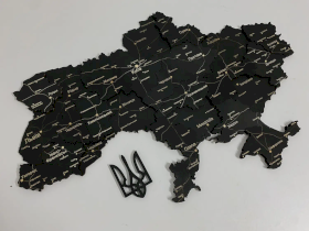 Багатошарова мапа України з деревини