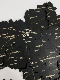 Багатошарова мапа України з деревини